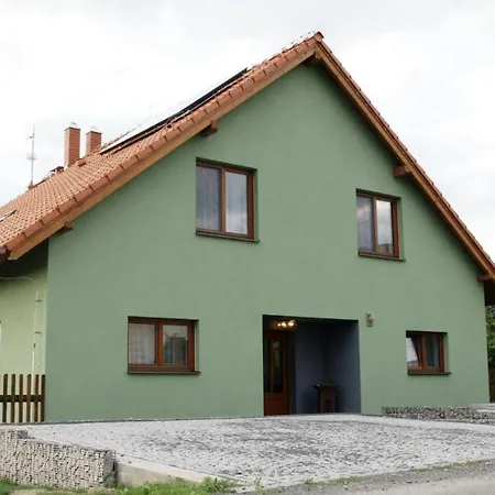 Farma Moulisovych Nezvestice